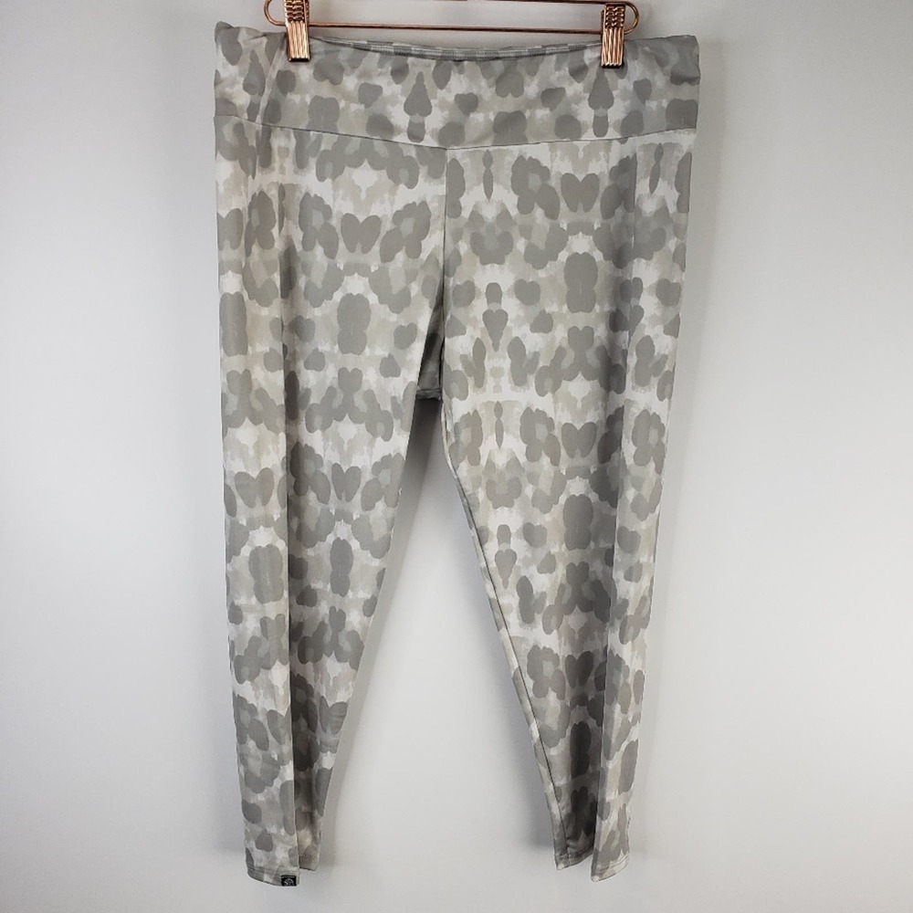 Onzie Gray Camo Cropped Leggings SZ‎ XL